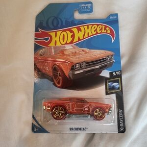 Hot Wheels Treasure Hunt X-Raycers '69 Chevelle 2018